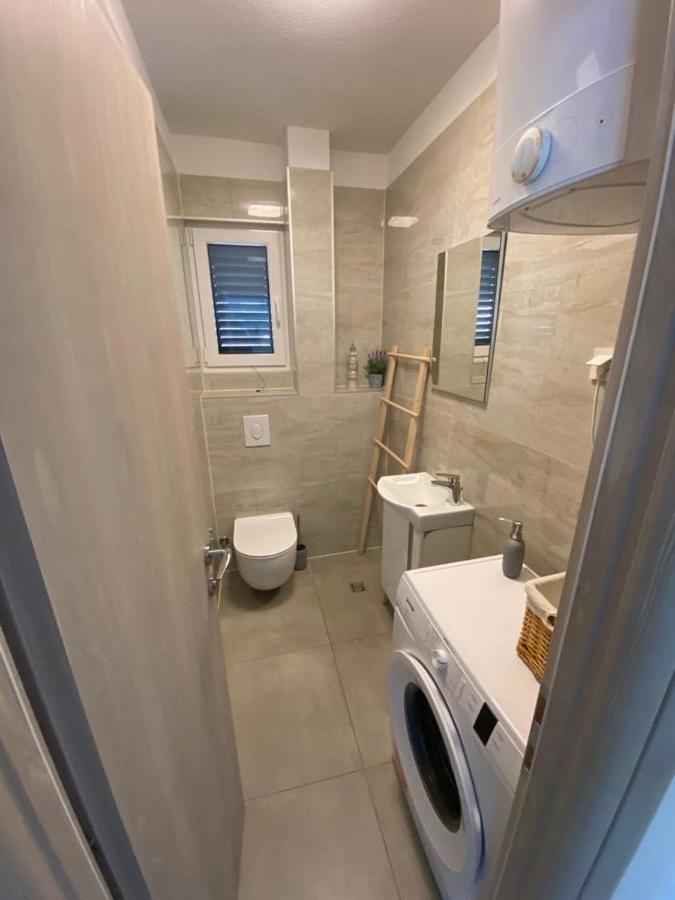 Meli Luka With Seaview Apartment *